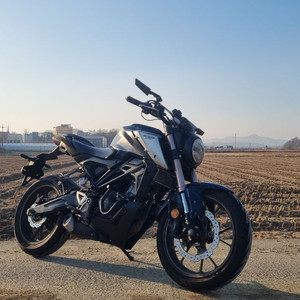 혼다 cb125r 21년식/신형엔진/딱3만키로수/급매