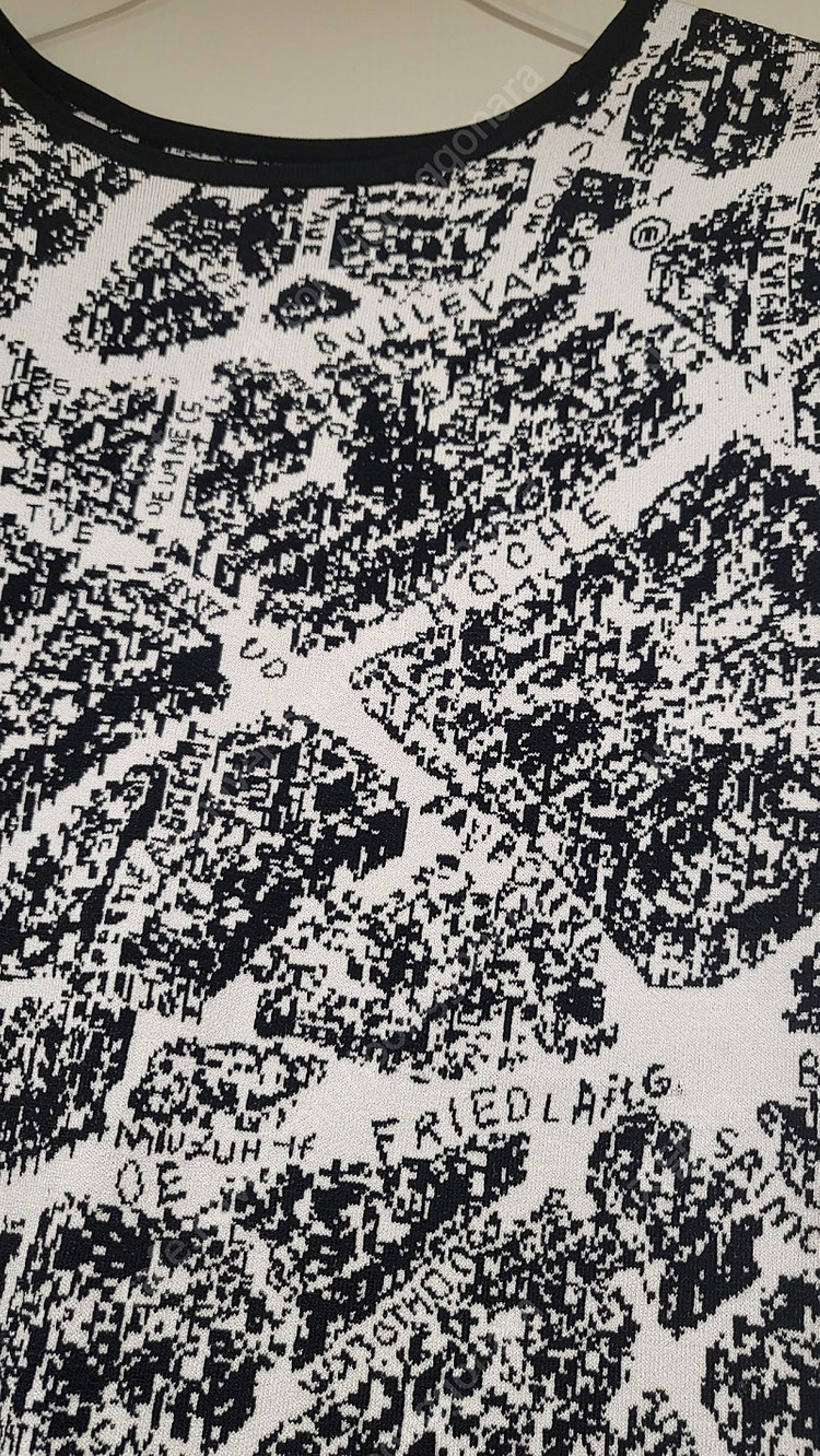 dior 디올맛 뉴진스 로고 프린트 니트원피스 이미지