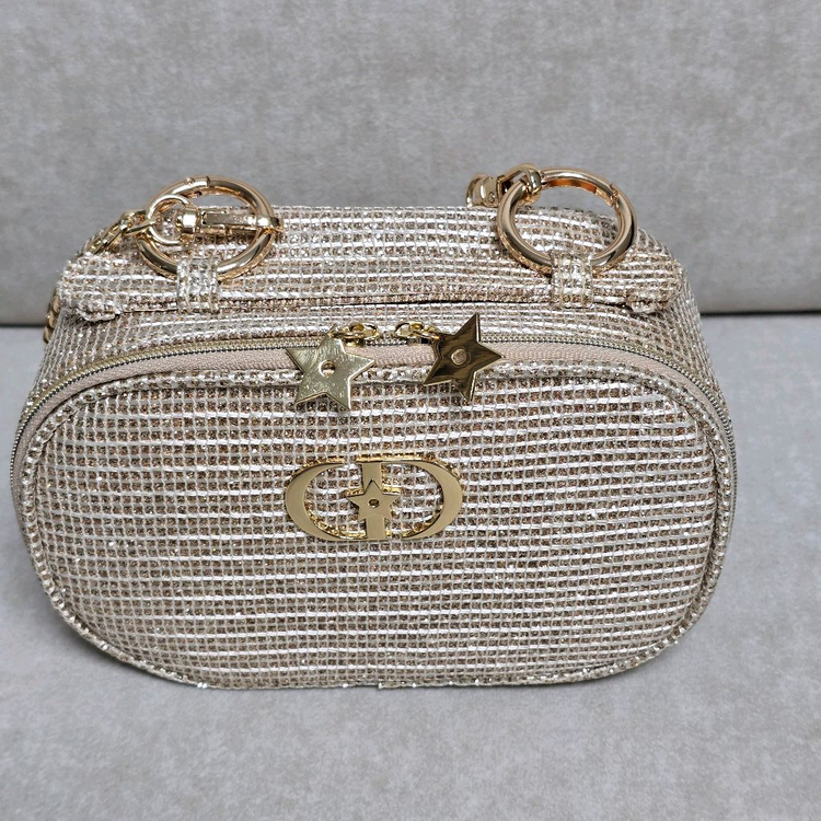 [디올] 2025 홀리데이 리미티드 에디션 파우치 리폼--2