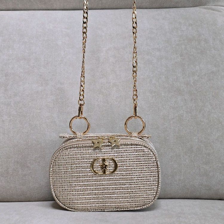 [디올] 2025 홀리데이 리미티드 에디션 파우치 리폼--3