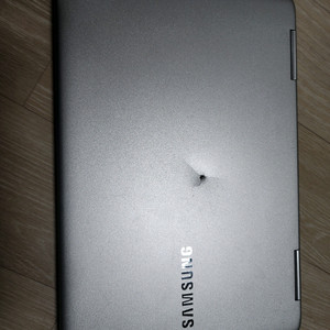 파손된 삼성노트북 팝니다.