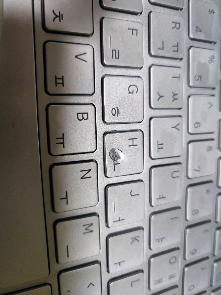 파손된 삼성노트북 팝니다.--2