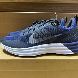 나이키 루나 롬 285 블랙 네이비 새제품 판매합니다