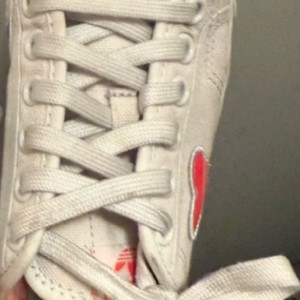 아디다스 하트 스니커즈 240