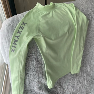 젝시믹스 라임색 긴팔 래쉬가드 S