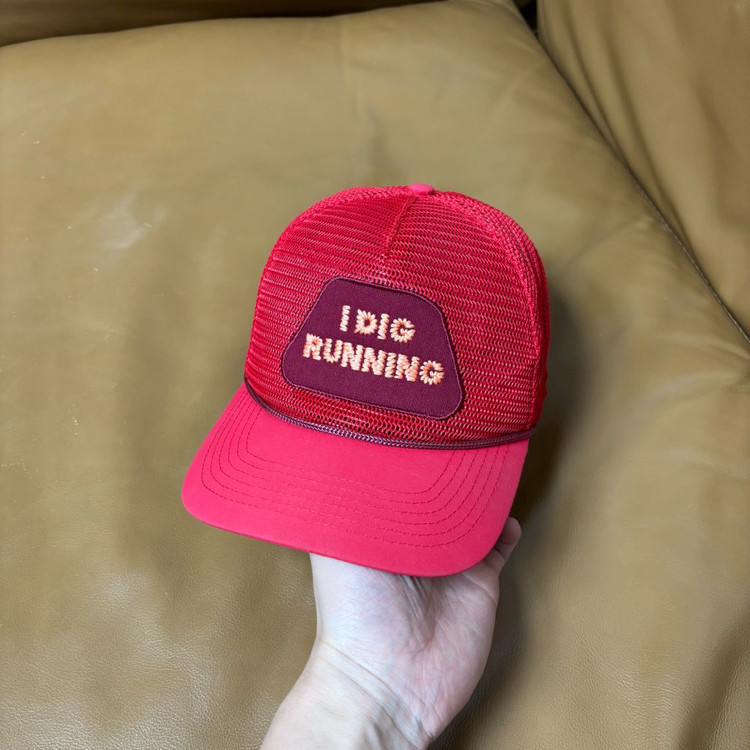 알렉스 조노 아이 디그 러닝 레드 메쉬 트러커 햇 레드--2