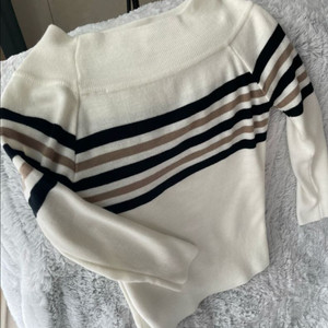 오프숄더 아이보리 니트 F