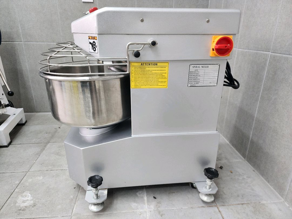스타리치 업소용 스파이럴 반죽기 20리터 판매--1