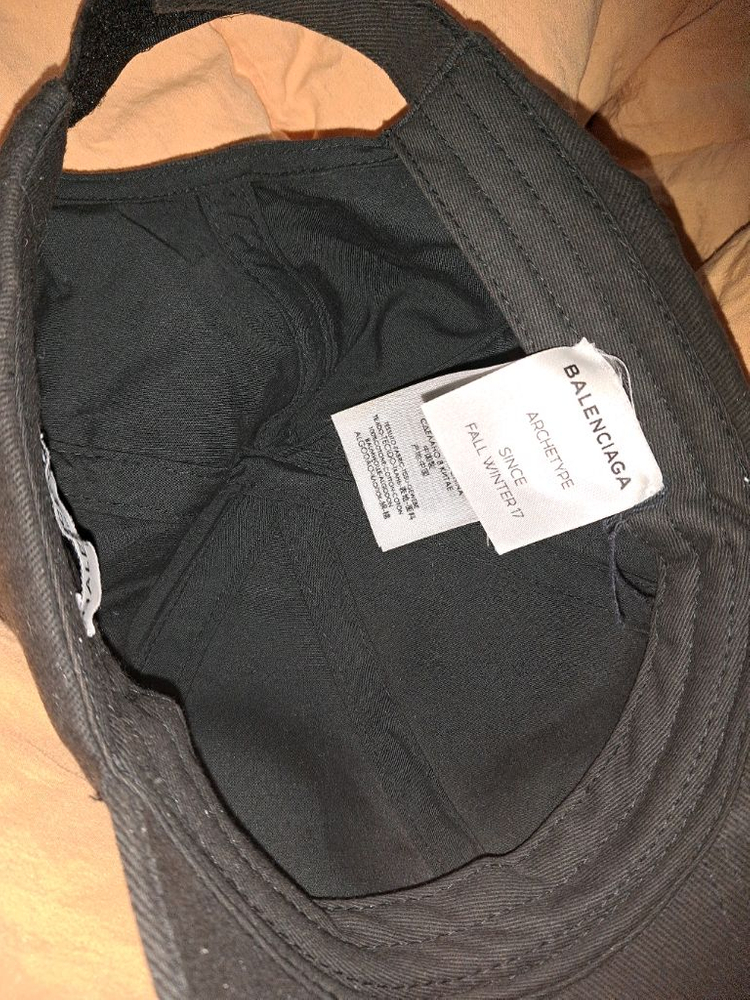 모자발렌시아가--1