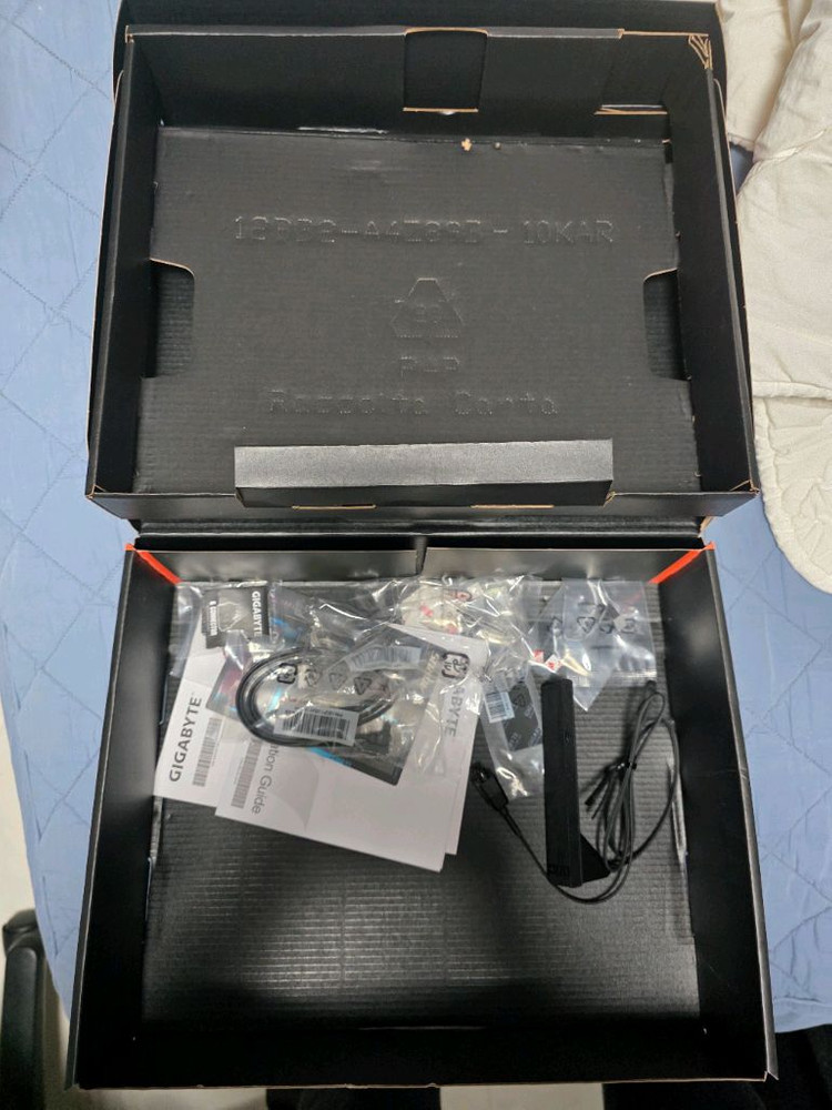 기가바이트 X870E AORUS PRO 보드 팝니다.--3