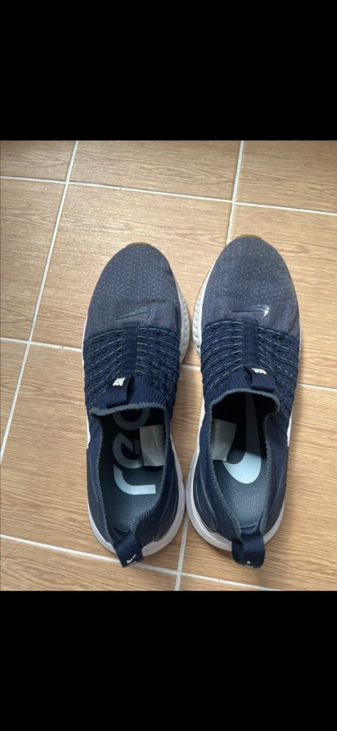 나이키 팬텀 리액트 런닝화 270--1