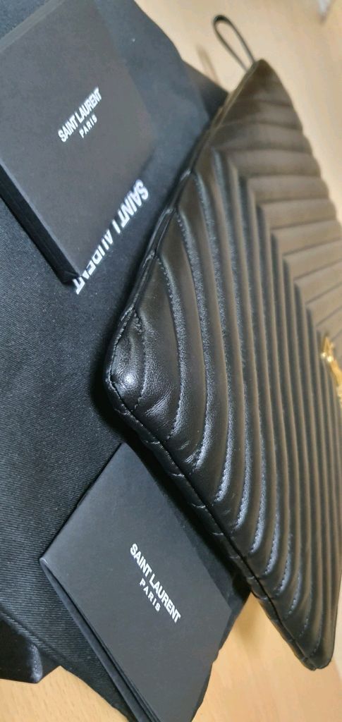 입생로랑 생로랑 뉴미듐 클러치백 정품S급(보증서O)구찌프라다루이비통디올고야드샤넬셀린느보테가생로랑발렌시아가버버리가방--6