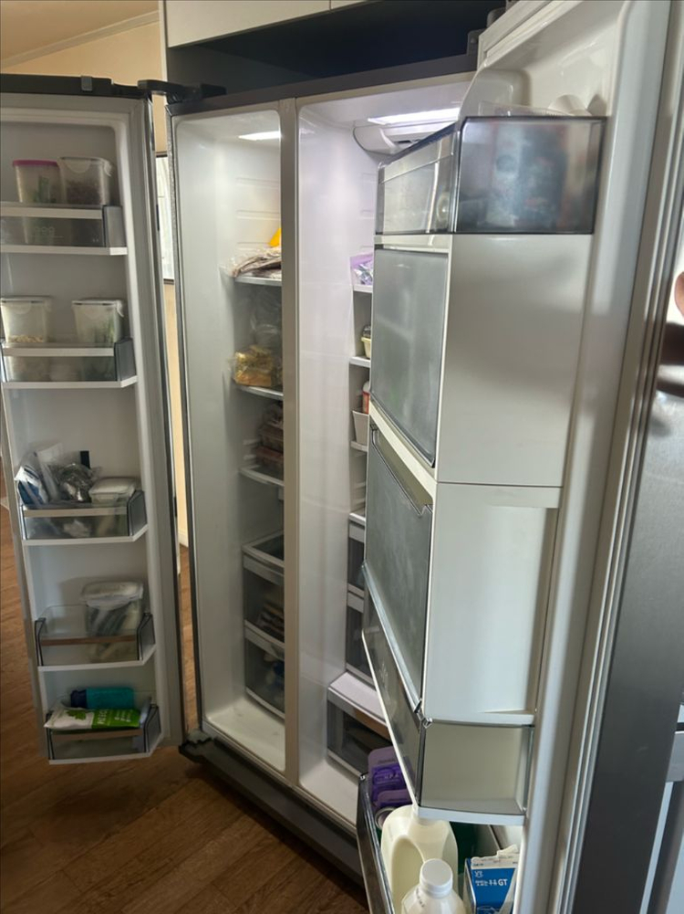 일렉트로룩스 양문형 냉장고 750L--3