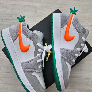 나이키 에어조던 로우 래빗 당근