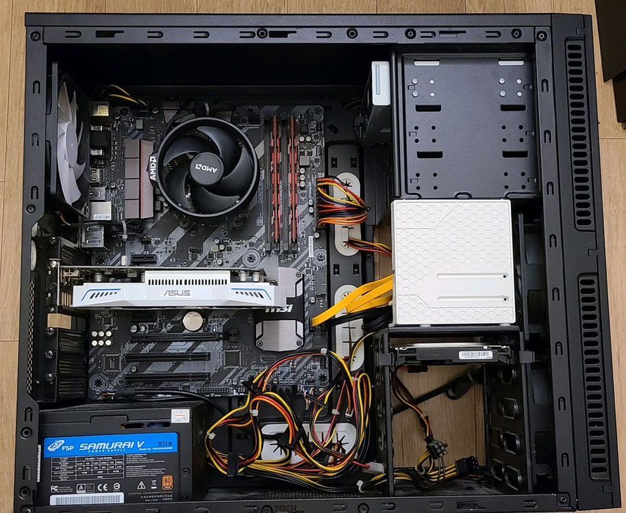 AMD Ryzen7 1700 본체--1