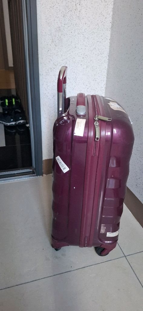 아메리칸투어리스트 20인치 기내용 하드캐리어가방--2