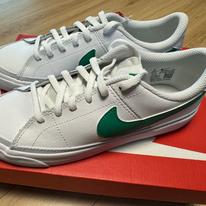 나이키 키즈 운동화 나이키운동화 새상품 새제품판매합니다.