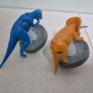 공룡메카드 공룡배틀팽이 2종 일괄 파키케 트리케라