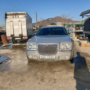300C 5.7 HEMI V8