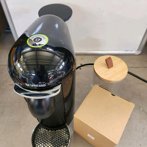 네스프레소 버츄오 플러스 커피 머신 블랙 이미지