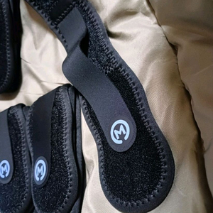 (새상품)무릎 러닝 보호대 블랙 2세트 같이