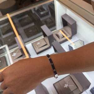 정품 까르띠에 러브팔찌 4p다이아 화이트골드 18호