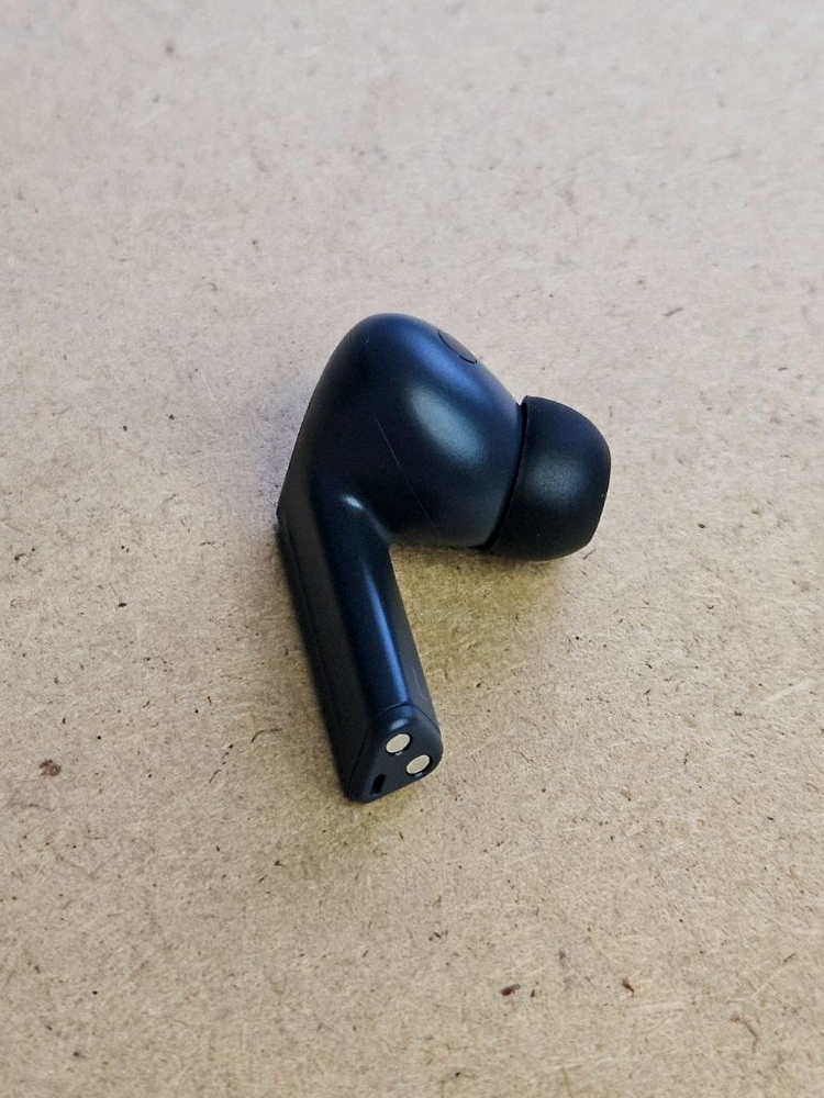 갤럭시 버즈3FE 블랙 왼쪽--1