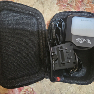 타이탄 휴대용 LED 라이트