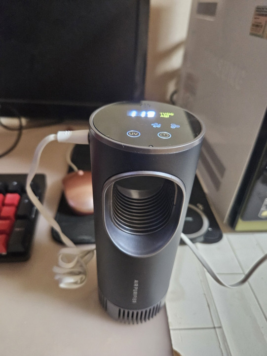 차량용 및 실내 휴대용 공기청정기--1