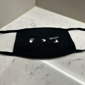 오프화이트 마스크