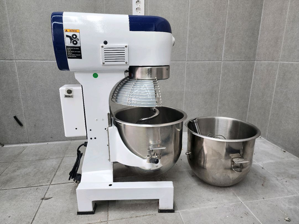 스타리치 업소용 버티컬 반죽기 20리터 판매--2