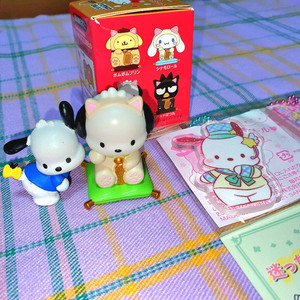 사진상의 산리오 포챠코 굿즈 (피규어, 가챠, 아크릴 키링 등) 일괄