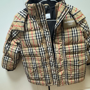 버버리 키즈 패딩점퍼 6Y