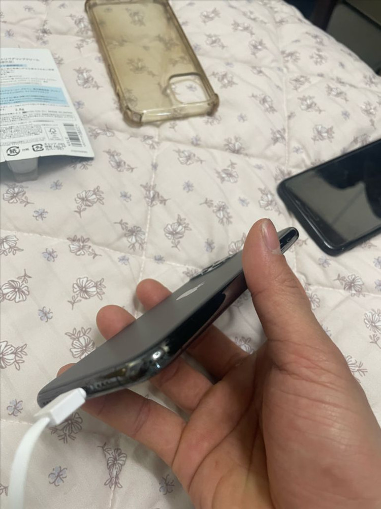 아이폰 11 Pro / 액정 파손 / 터치 정상 / 외관 상태 좋음--3