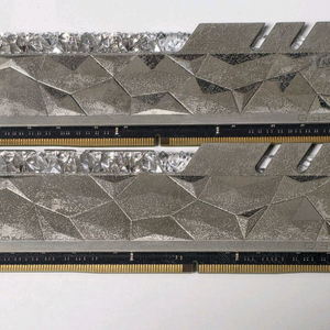 고수율 지스킬 로얄 보석램 4000mhz ddr4 16 *2 (32gb)