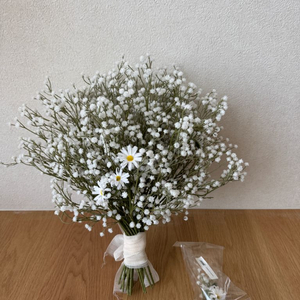 모몽츠 안개꽃 조화부케