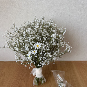 모몽츠 안개꽃 조화부케