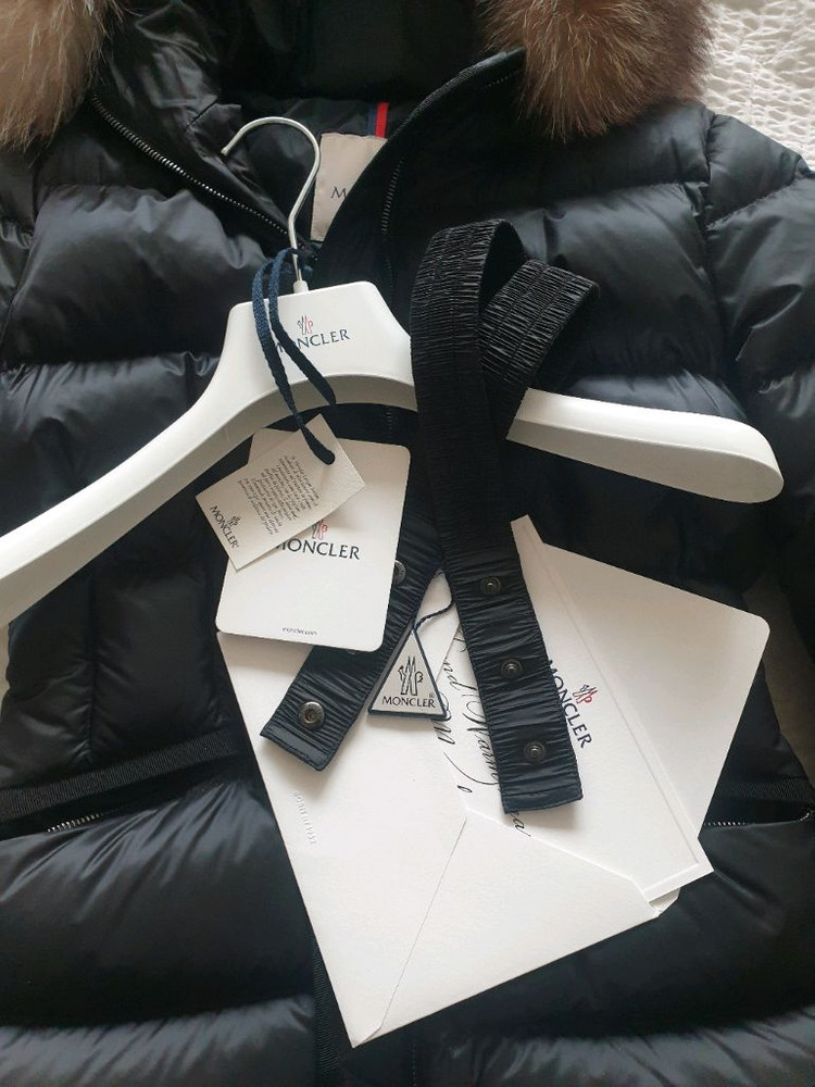 몽클레어 보에드 패딩 폭스퍼 이미지