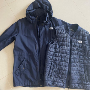 노스페이스 키즈 150사이즈 바람막이 점퍼와 조끼세트 150