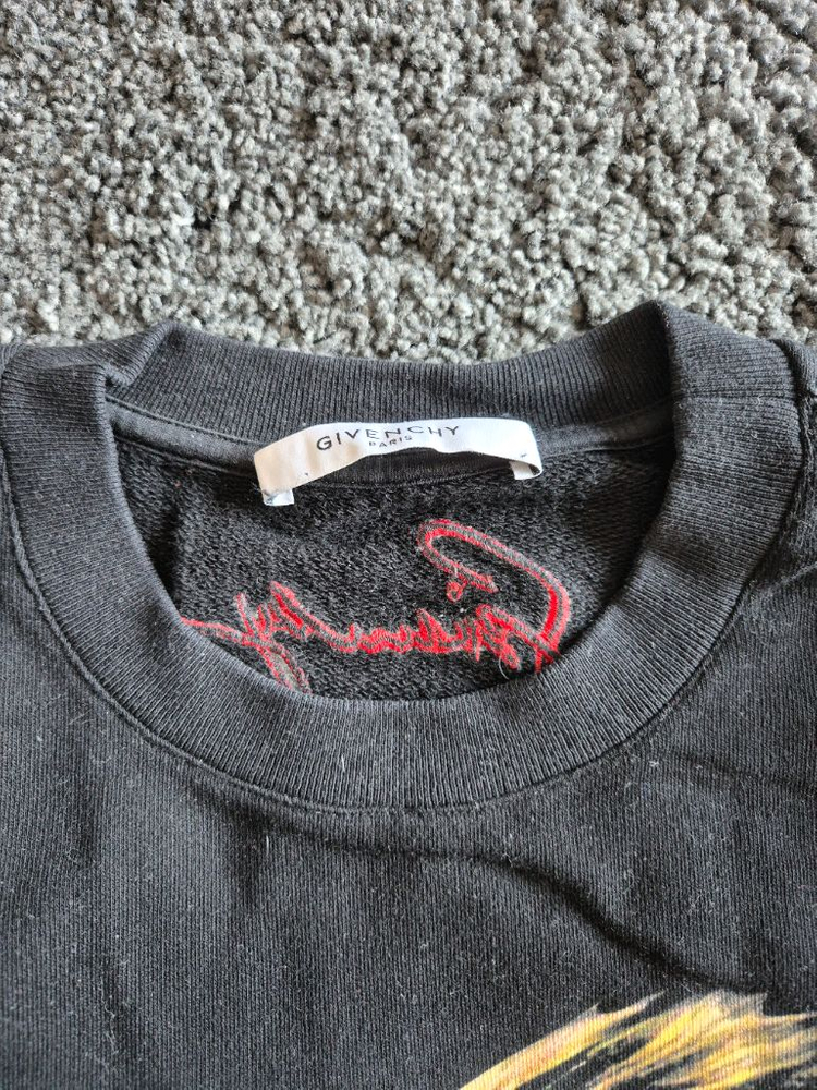 지방시 맨투맨 이미지