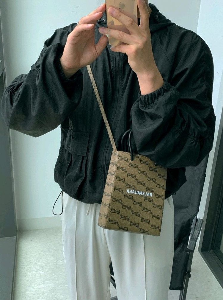 발렌시아가 폰홀더, 미니 크로스 백(라부부 키링 덤) 이미지