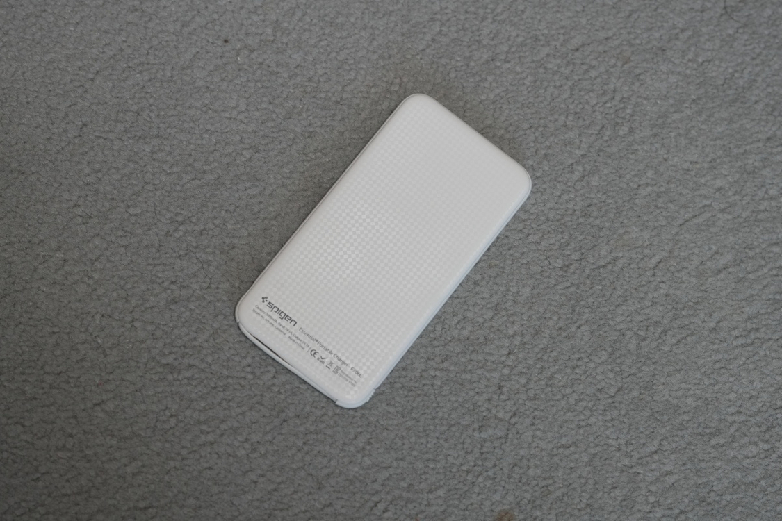 Spigen 보조배터리 5,000 mAh 1만원에 판매--1