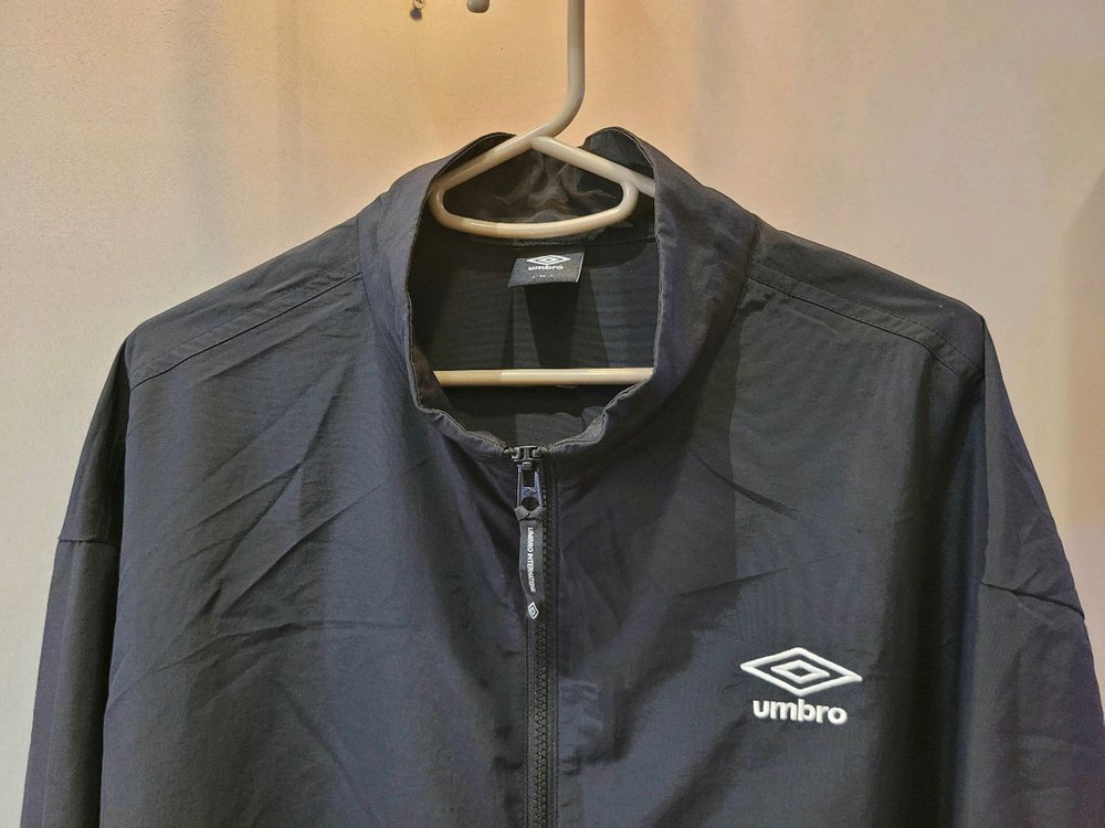 여성)엄브로 클래식 바람막이점퍼(90)--1