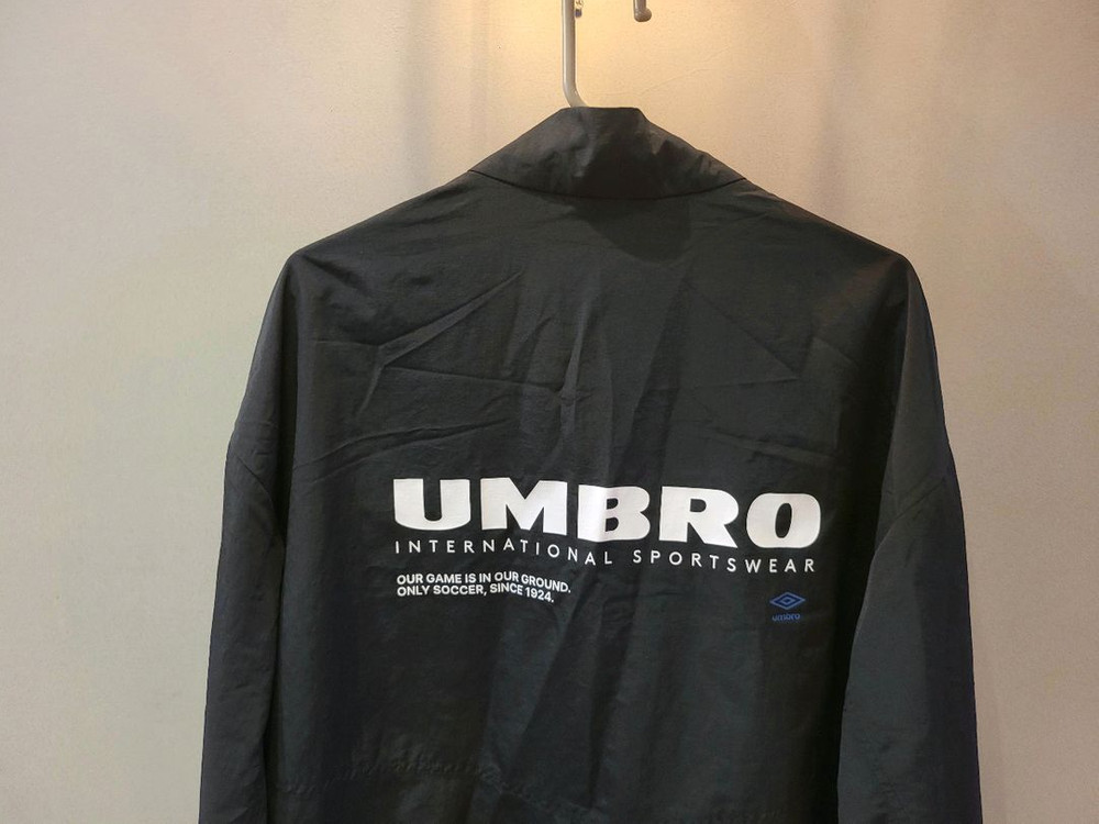 여성)엄브로 클래식 바람막이점퍼(90)--3