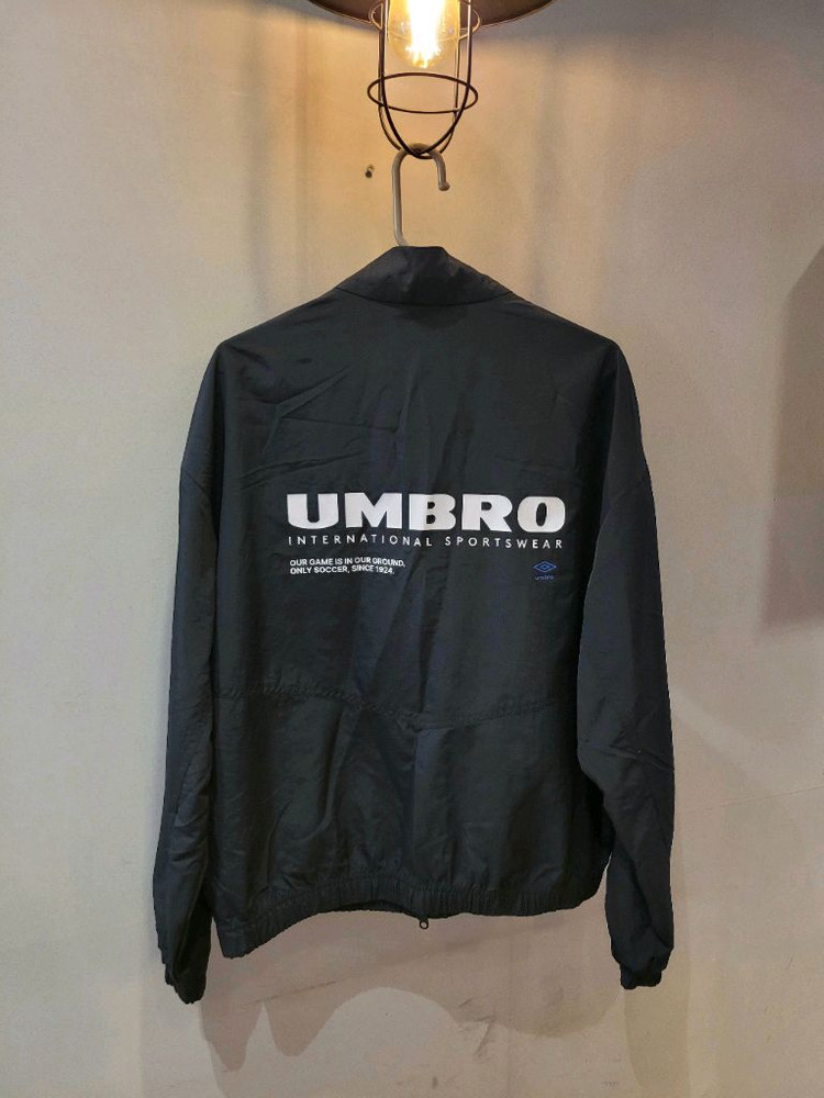 여성)엄브로 클래식 바람막이점퍼(90)--4