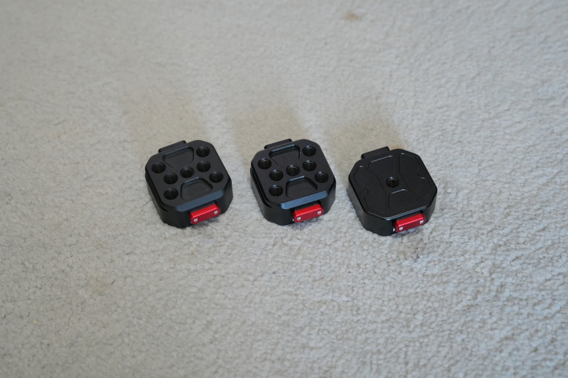 울란지 퀵릴리즈 베이스 3개 2만 5천원에 판매--2