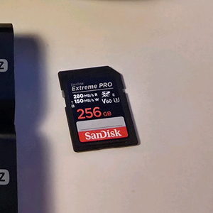 샌디스크 익스트림프로 v60 256GB 판매합니다