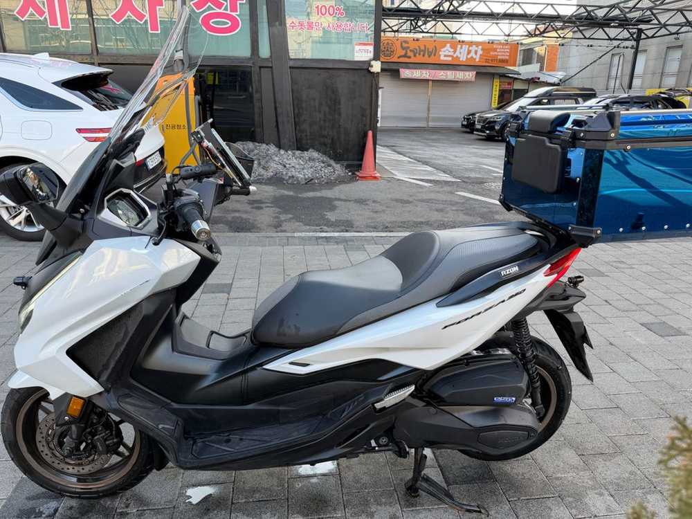 혼다 포르자350 25년식--2