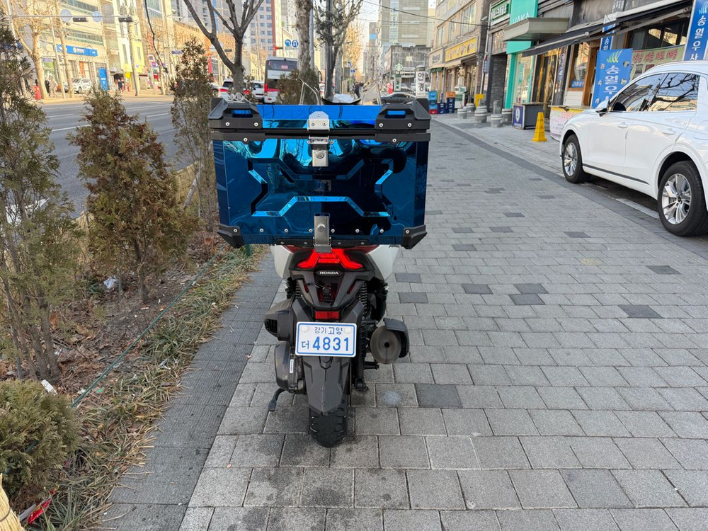 혼다 포르자350 25년식--3