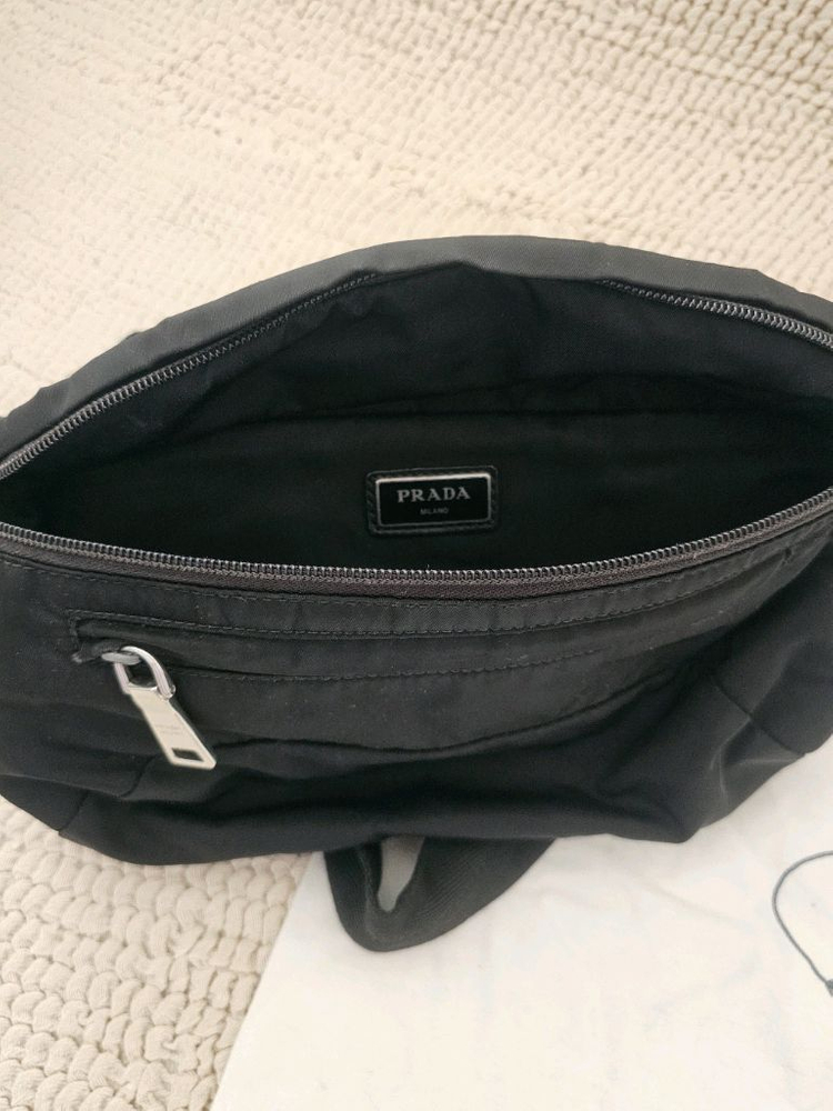 18SS 프라다 018 나일론 패니백 바이커백 스몰 블랙--1